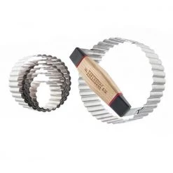 Bakehouse & Co. Bakehouse & Co 7 Piece Stainless Steel Crinkle Edge Cookie Cutter Set